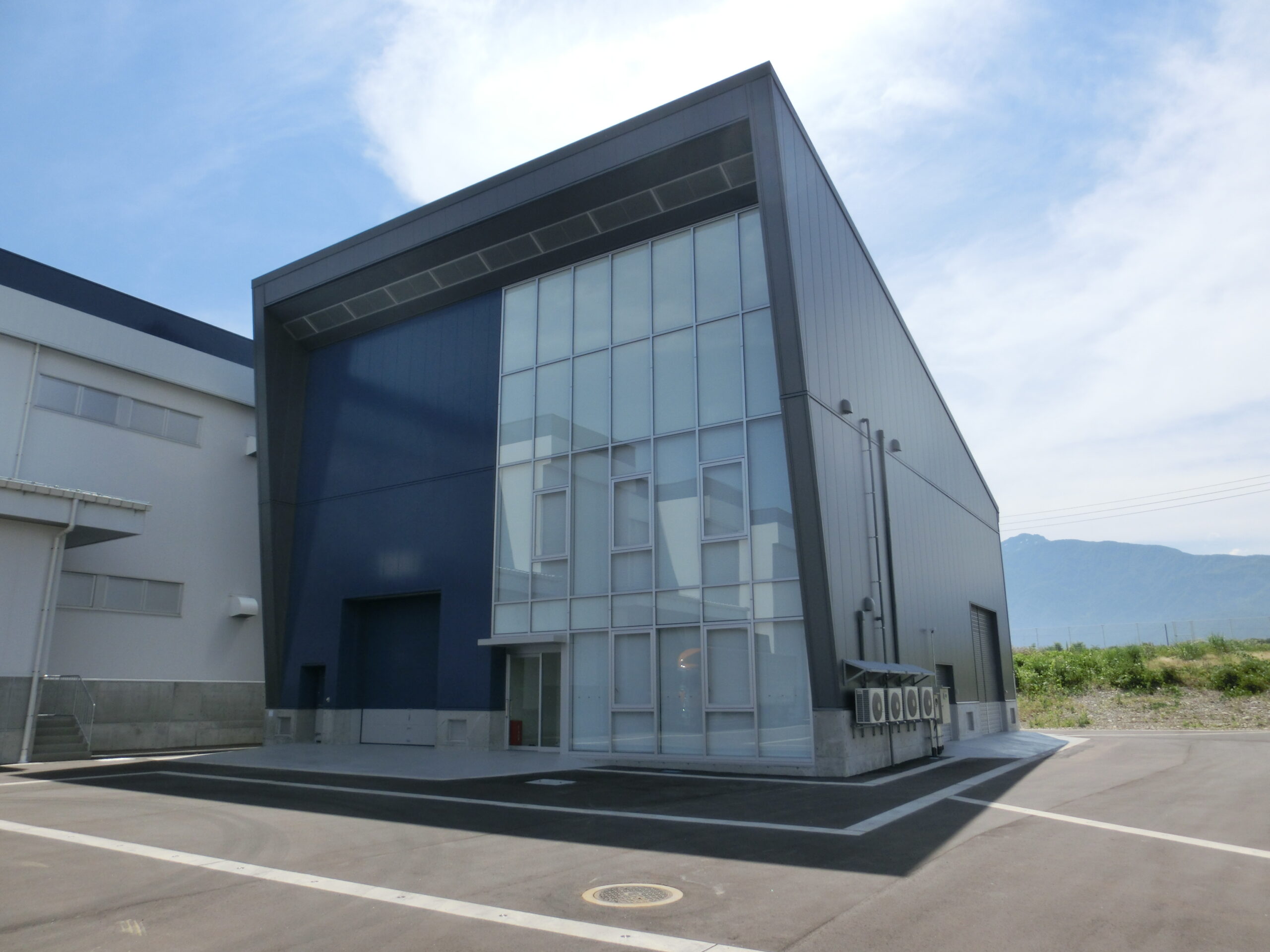 株式会社ブルボン魚沼工場 貯雪庫（当社施工箇所：雪冷房設備、空調設備）